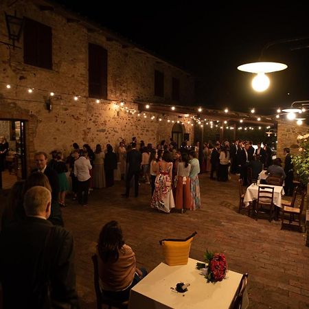 Albergo Ristorante Da Vestro Monticiano Kültér fotó