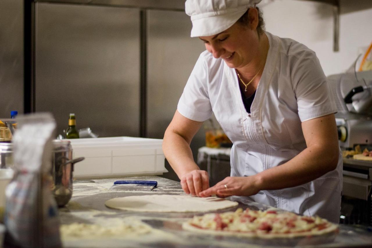 Albergo Ristorante Da Vestro Monticiano Kültér fotó