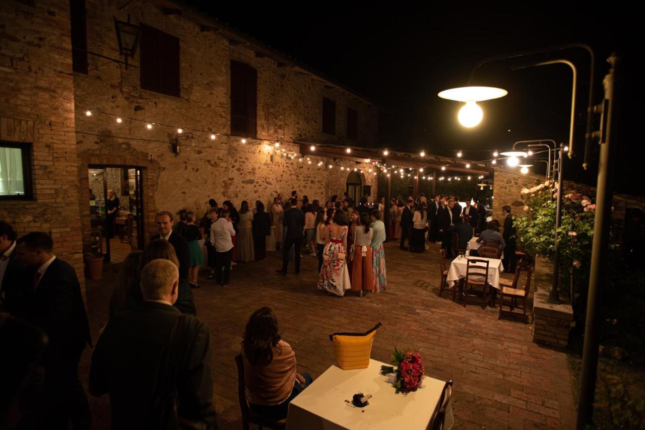 Albergo Ristorante Da Vestro Monticiano Kültér fotó