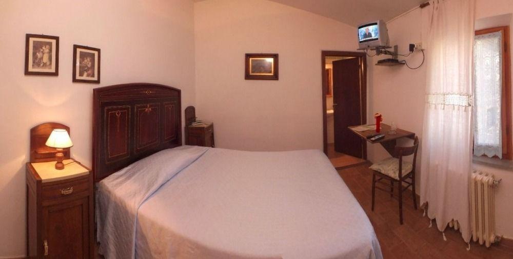 Albergo Ristorante Da Vestro Monticiano Kültér fotó