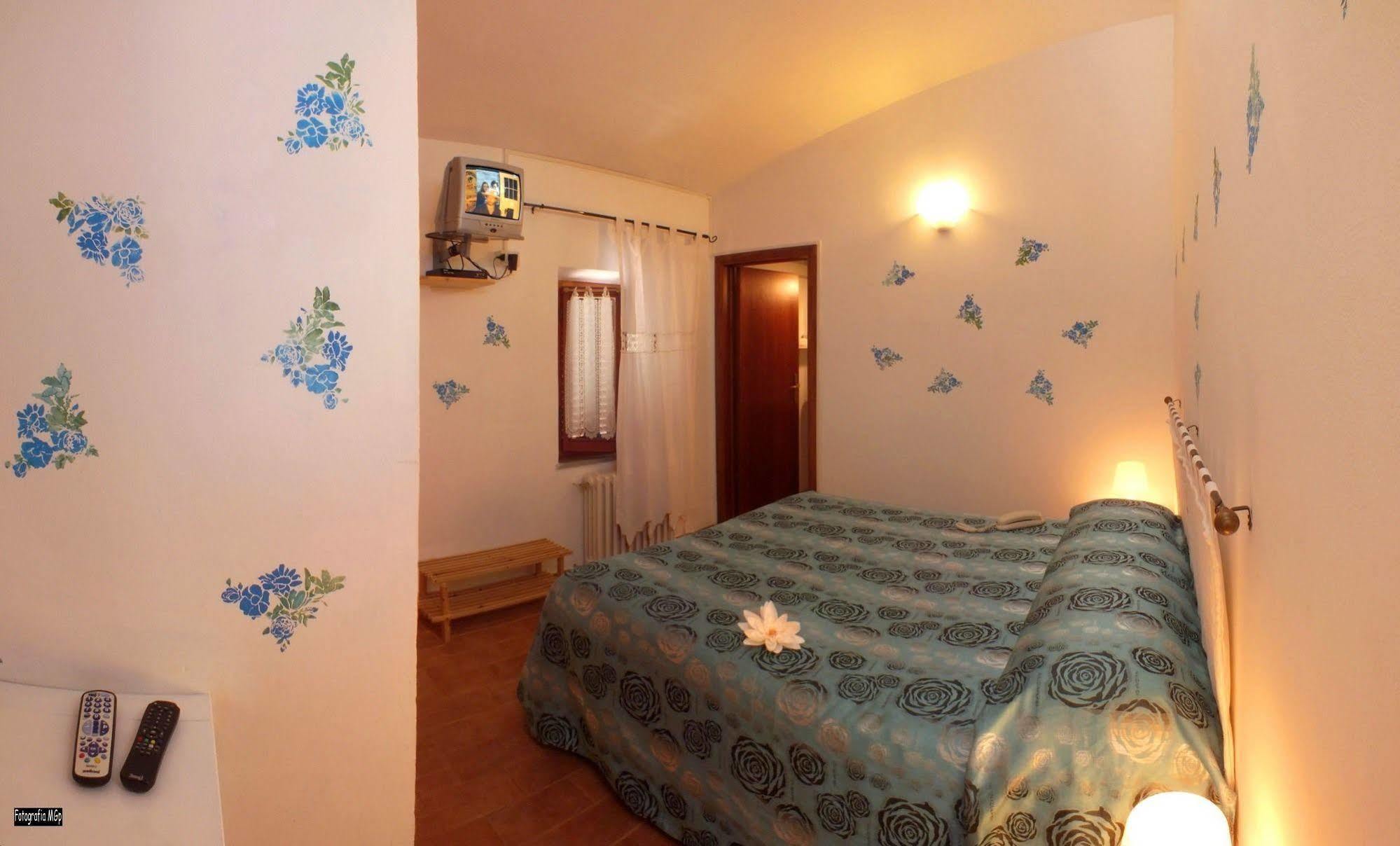 Albergo Ristorante Da Vestro Monticiano Kültér fotó
