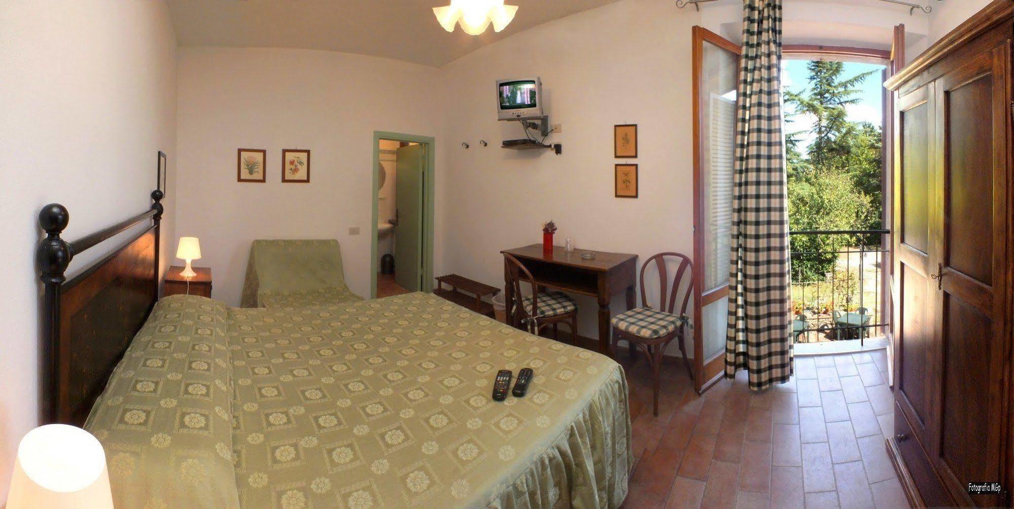 Albergo Ristorante Da Vestro Monticiano Kültér fotó