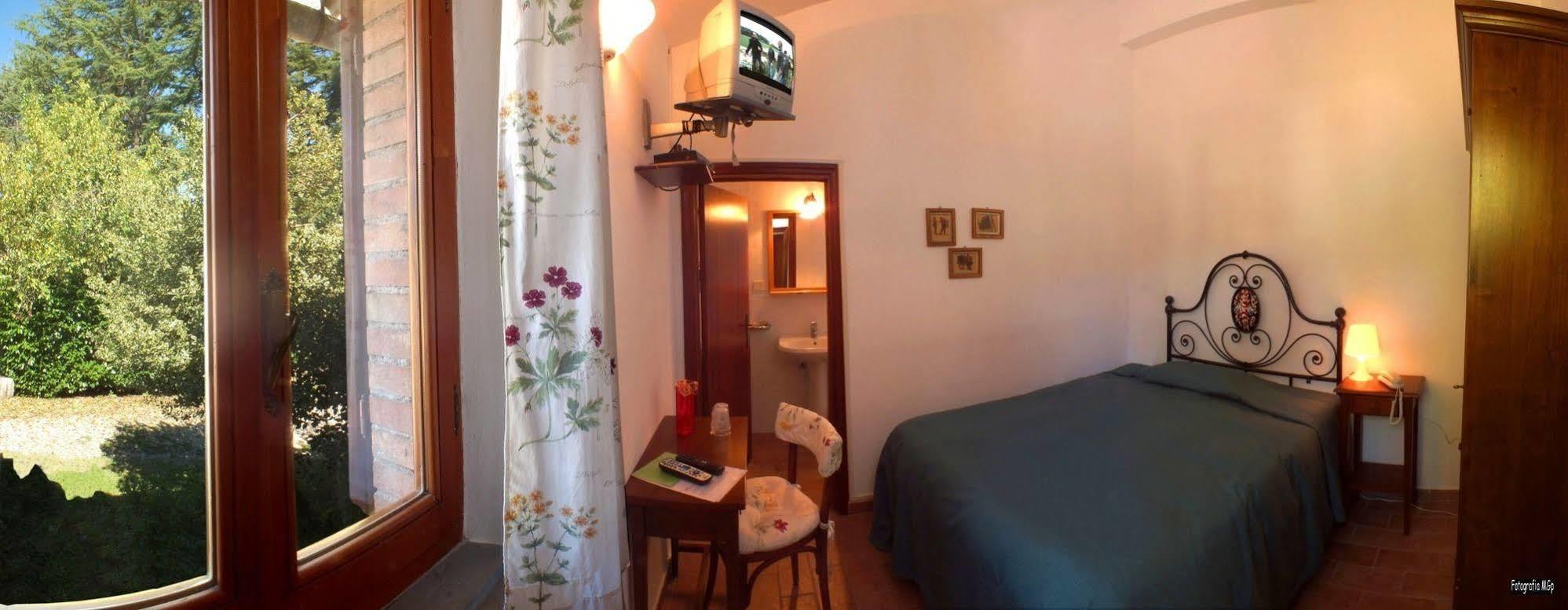 Albergo Ristorante Da Vestro Monticiano Kültér fotó