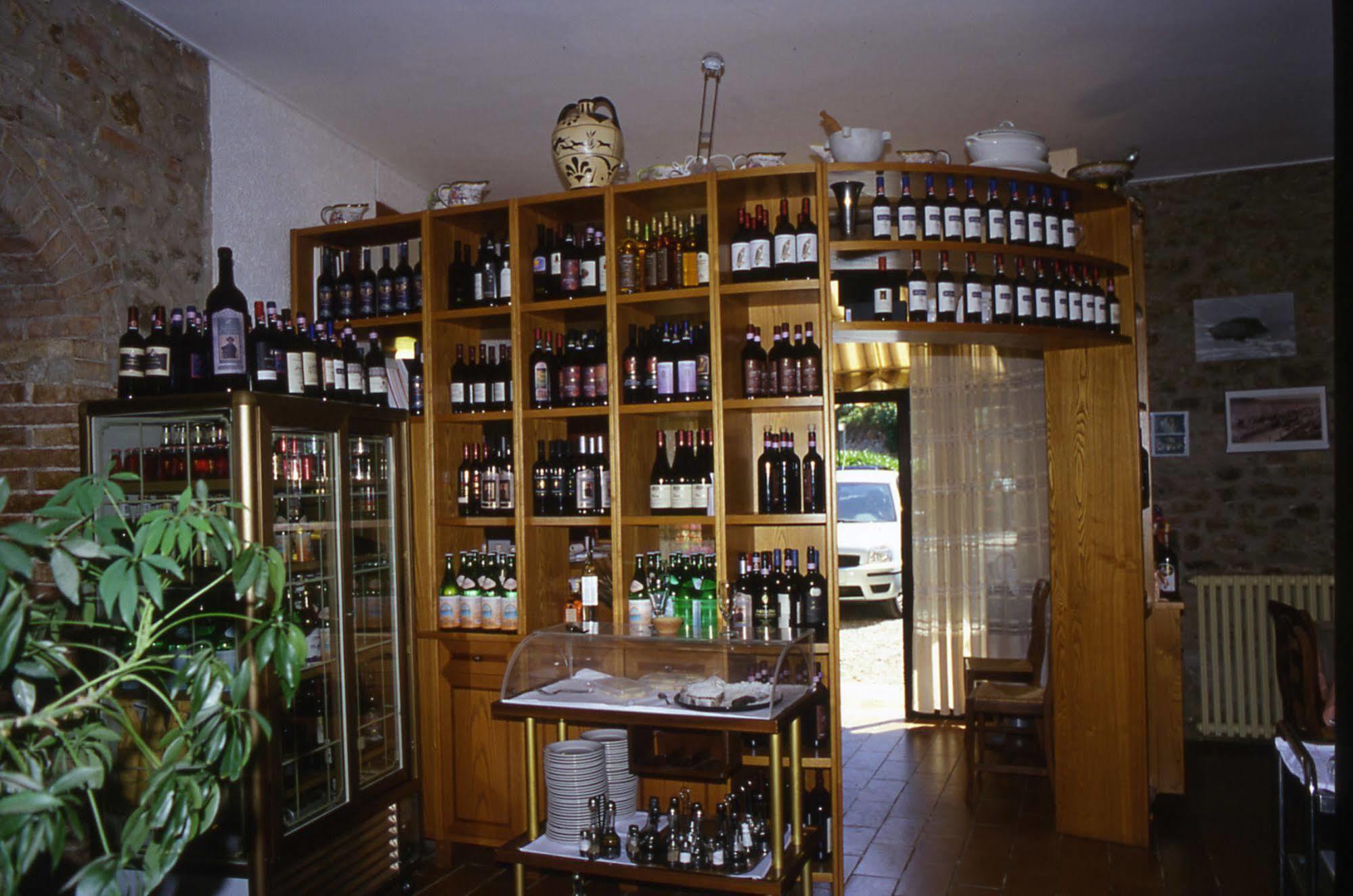 Albergo Ristorante Da Vestro Monticiano Kültér fotó